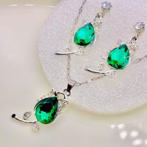 Green Rose Stone Necklace Set