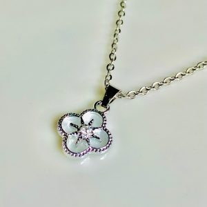 Silver Clover Pendant 02